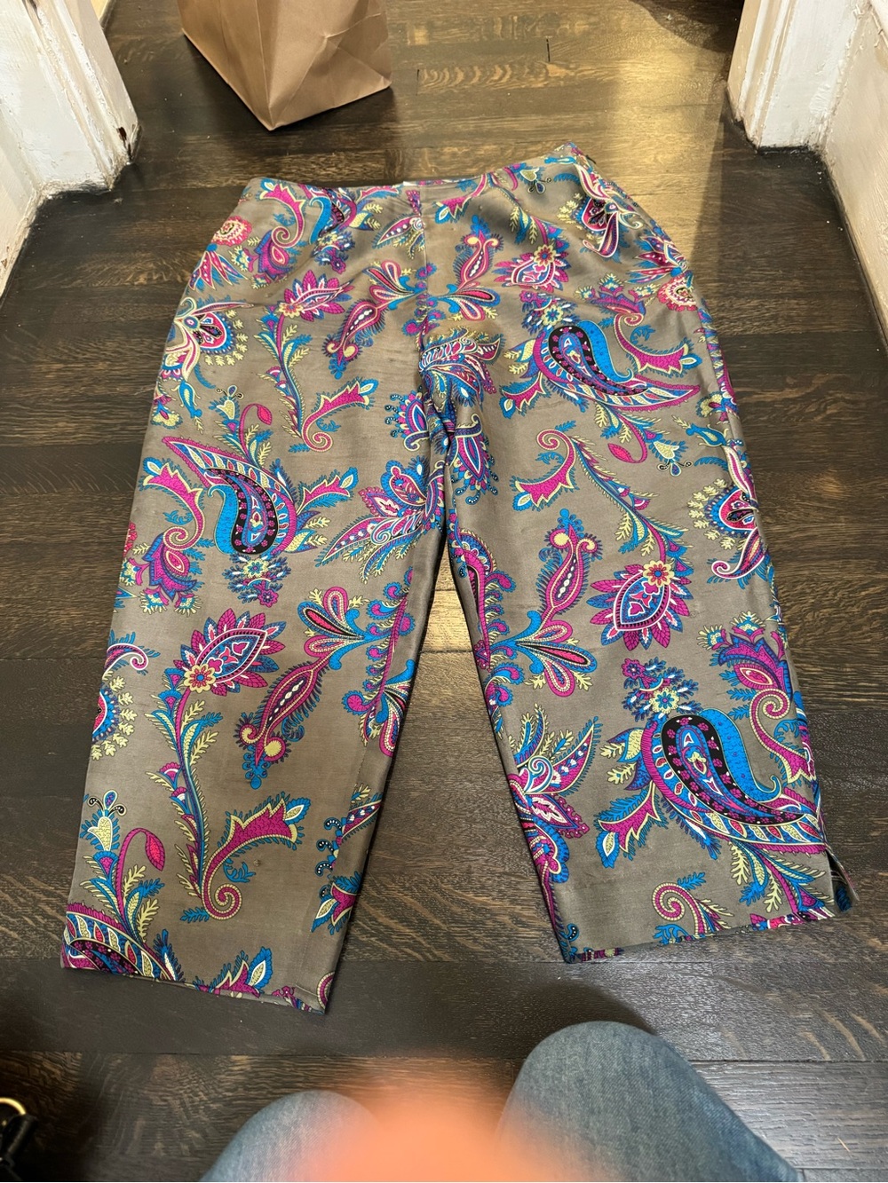 Worthington Paisley Capri Shorts -Olive Green with Pink & Blue Accents size 12